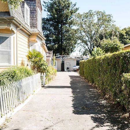 West End Neighborhood Cottage サンタローザ エクステリア 写真
