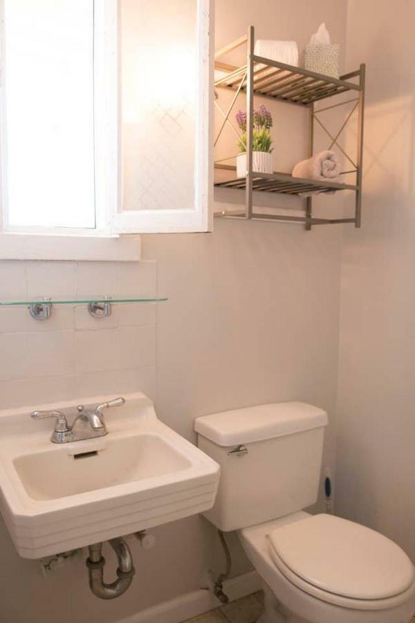 West End Neighborhood Cottage サンタローザ エクステリア 写真