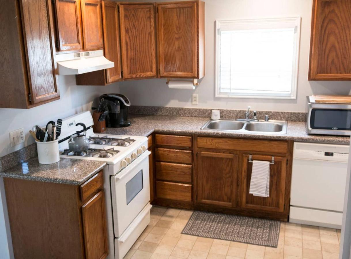 West End Neighborhood Cottage サンタローザ エクステリア 写真